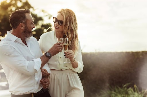 5 Best Places to Meet Gorgeous Women and Find True Connections in 2024